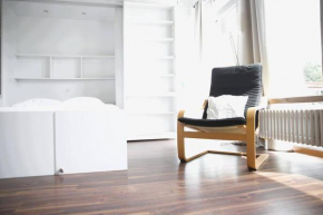 Sunny & Cozy Studio with shared swimming pool